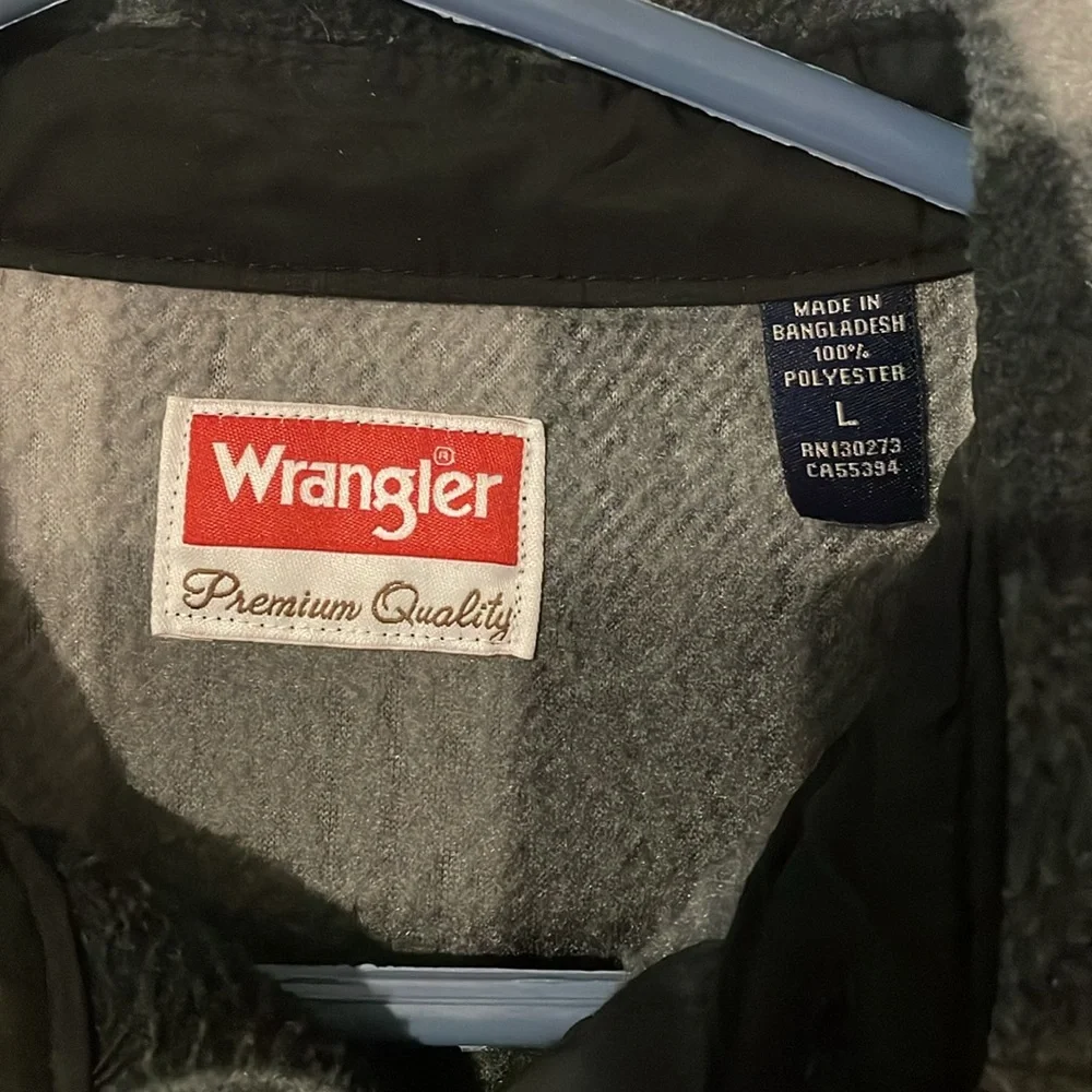 Wrangler Fleece Button Down Large